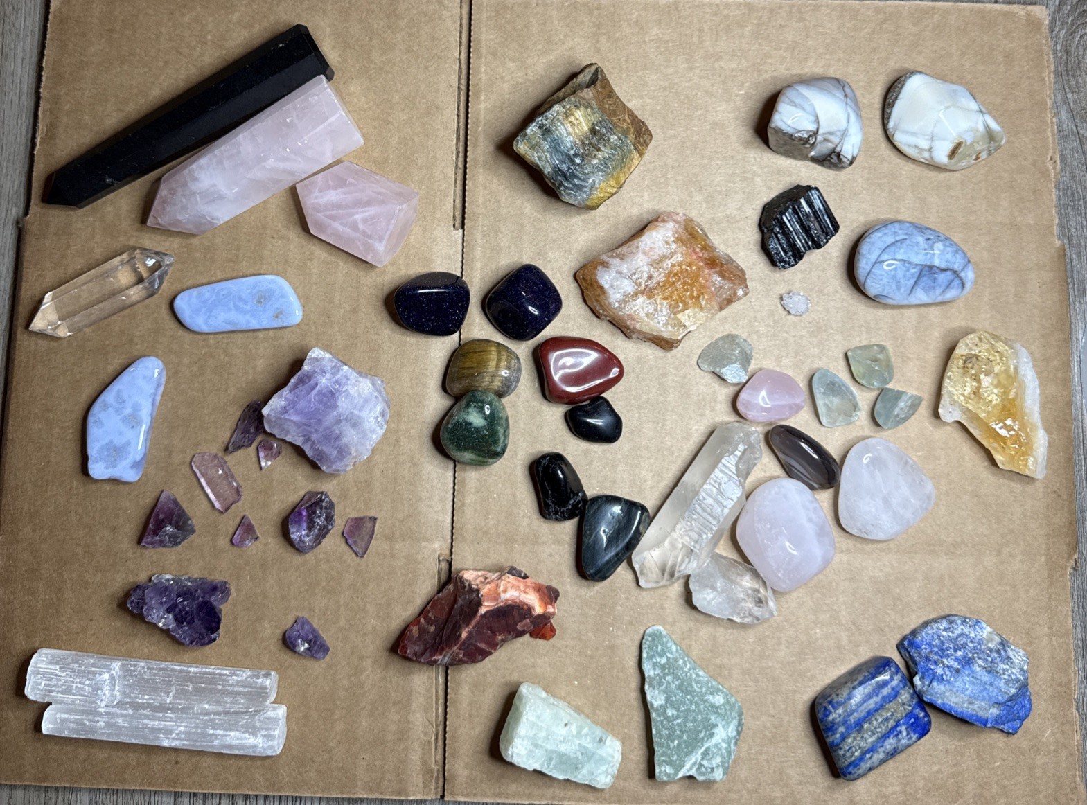 Lot Polished Crystal Towers & Raw Stones Mixed Colors & Sizes Vintage Collection