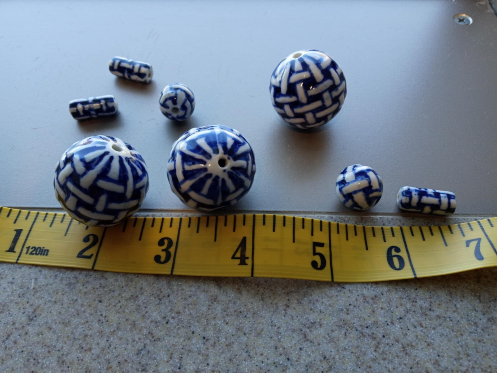 Beautiful Ceramic Beads with Blue Basket Weave Design, 80g