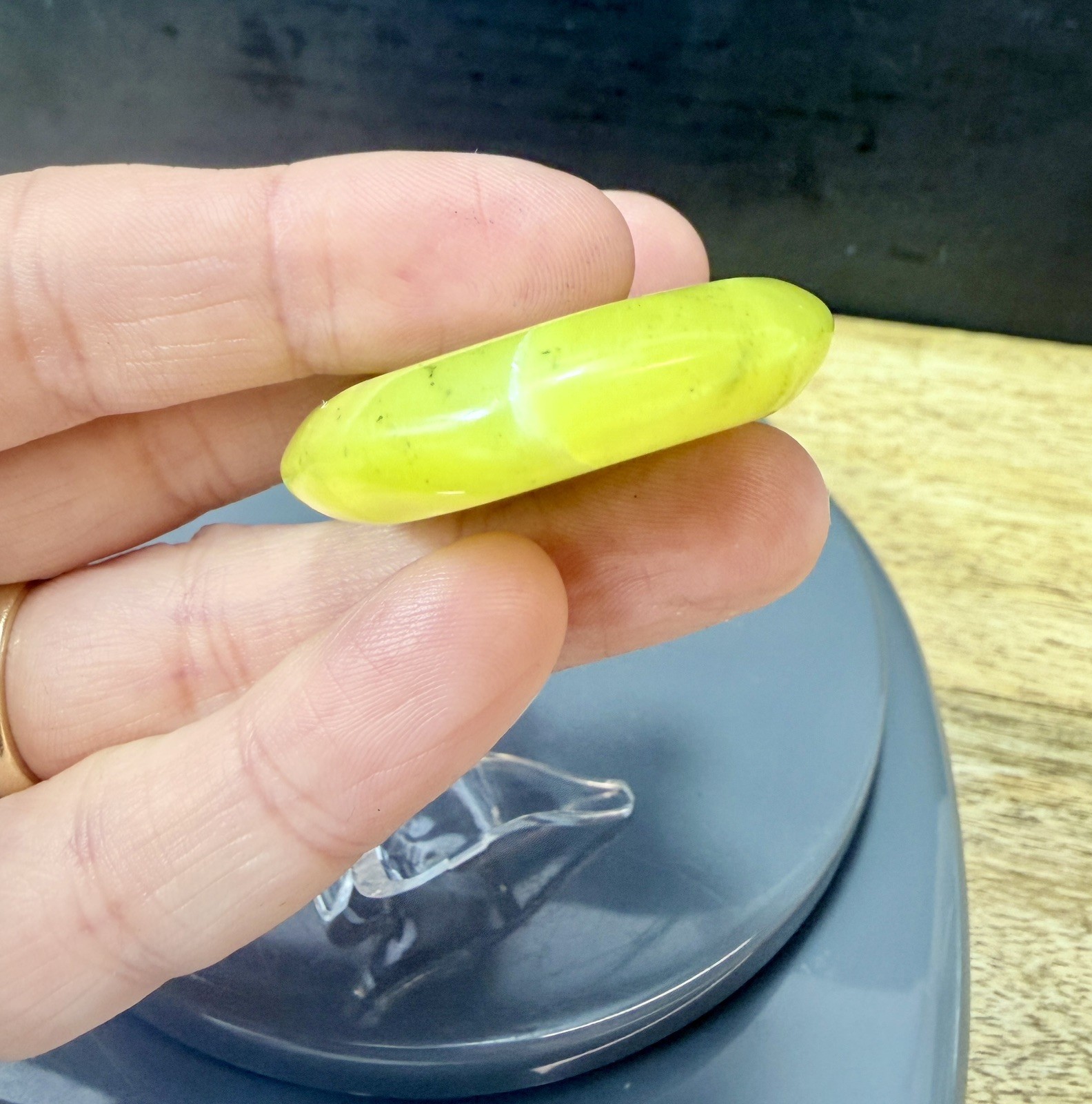Crystal Lemon Jade Palm Stone Flat Healing Spiritual Collect yellow pocket 27g 5