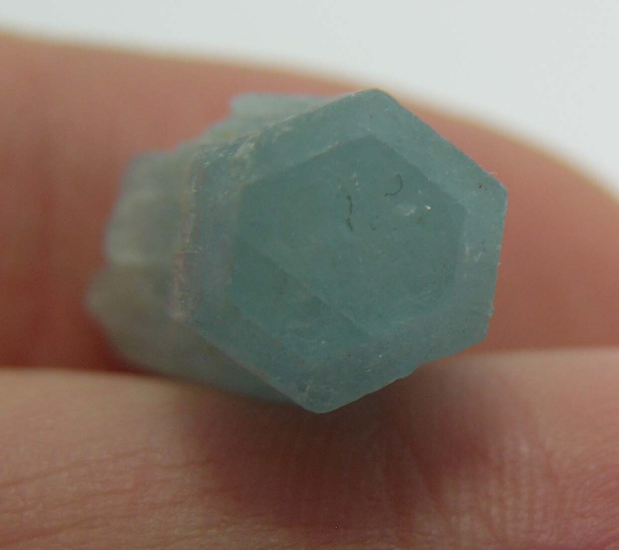 13.50ct Vietnam 100% Natural Rough Aquamarine Crystal Stick Specimen 17mm 2.73g