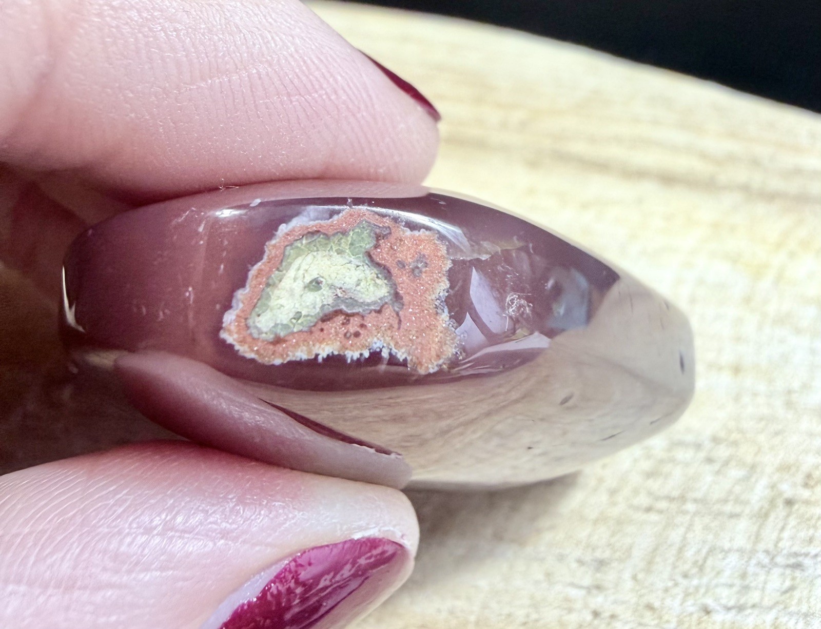 Crystal Mozambique Agate Natural Colour Chalcedony Geode crimson Druzy 39g (3)