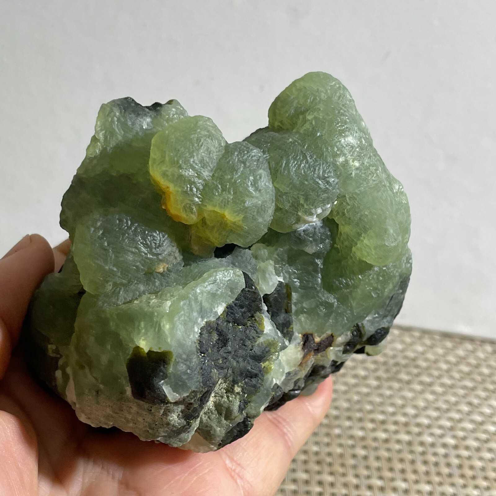 Natural green chalcedony grape agate crystal specimen Indonesia 472g b104