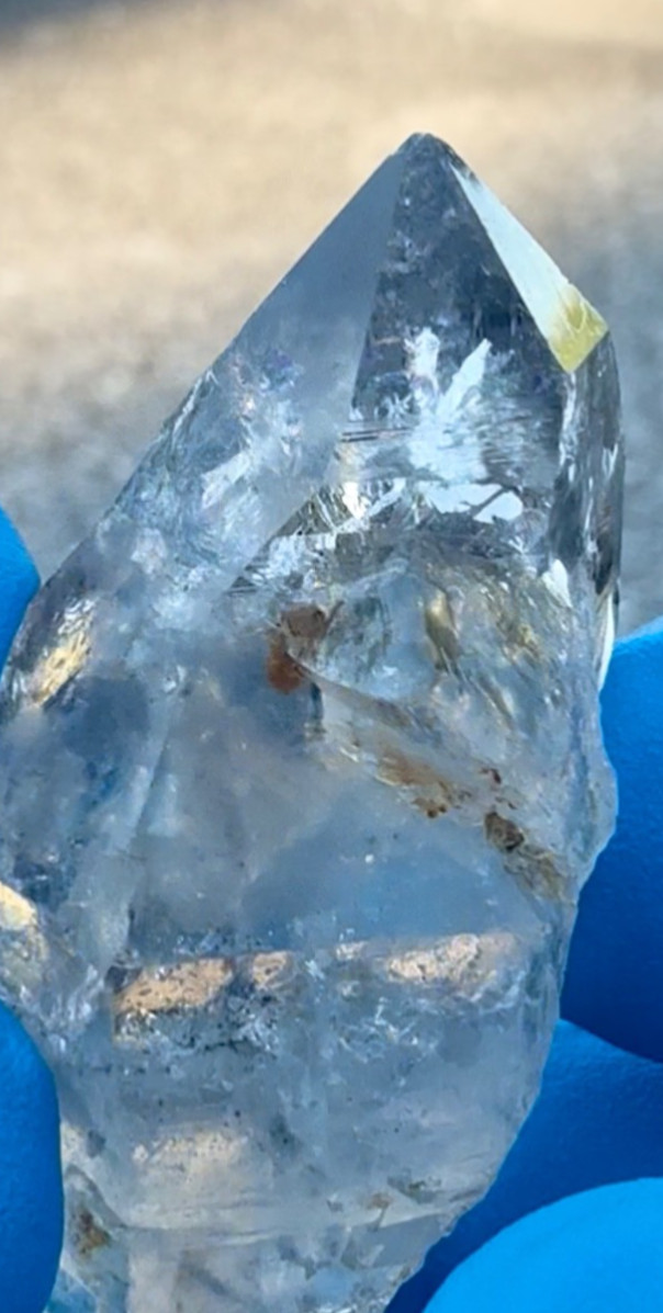 25g Herkimer diamond Enhydro! (moving graphite bubble)