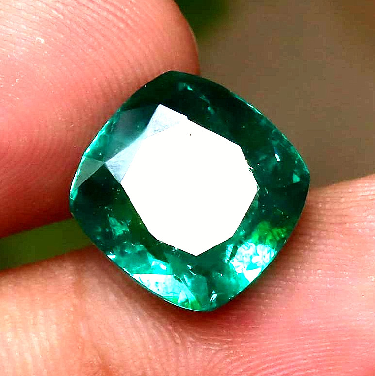Green Emerald Certified Natural Colombian Cushion Cut Loose Gemstone 10 Ct