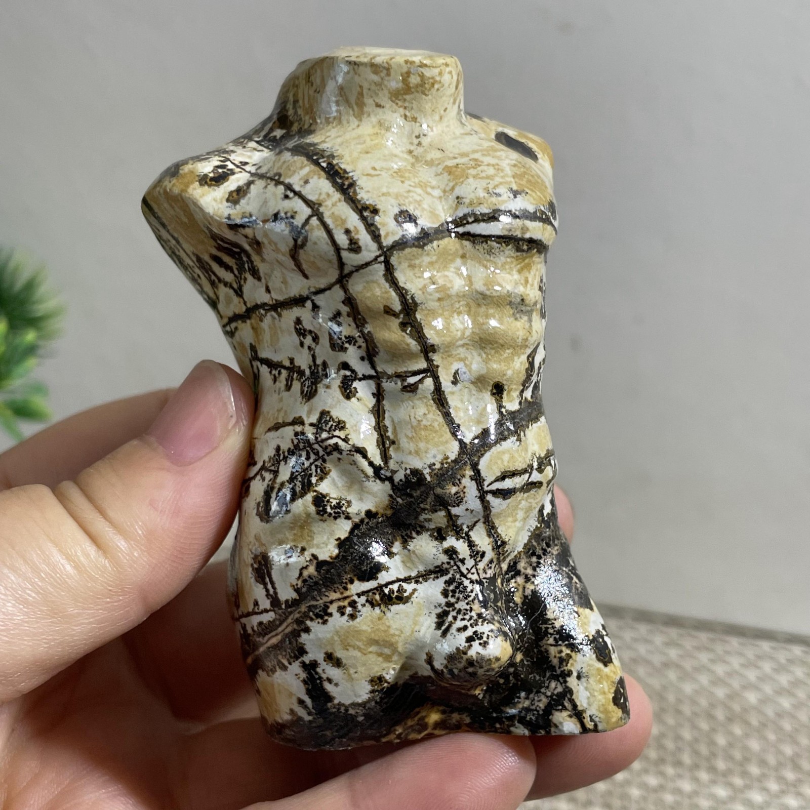 206g Rare natural Chinese painting hand carved male model