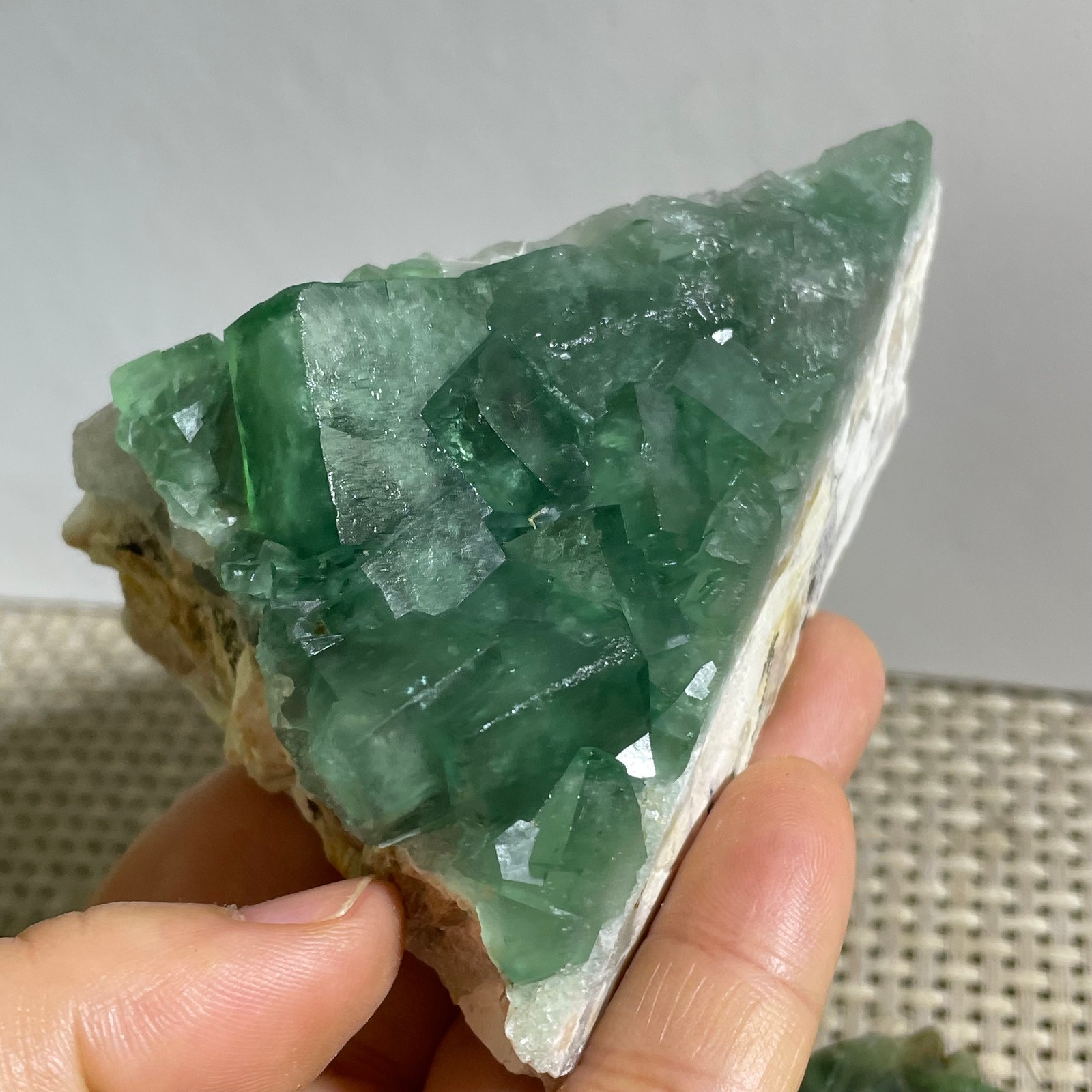 235g NATURAL Green FLUORITE Quartz Crystal Cluster Mineral Specimen