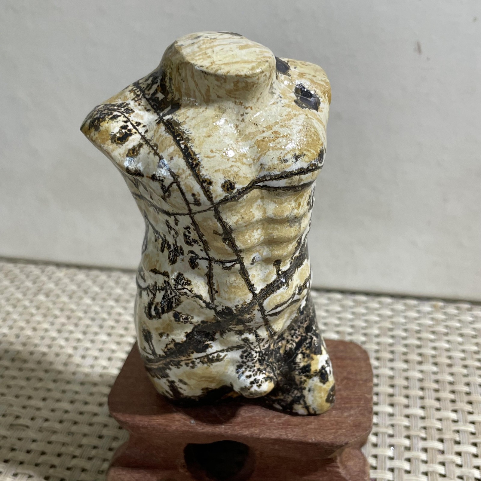 206g Rare natural Chinese painting hand carved male model