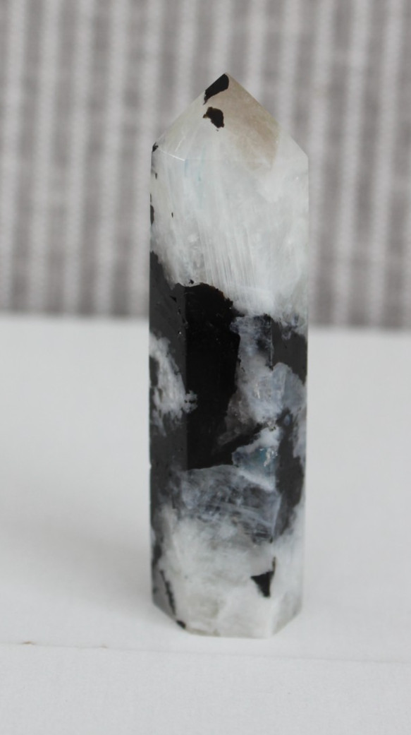 RAINBOW MOONSTONE POINT 3.40 INCHES TALL/ 75.5 GRAMS