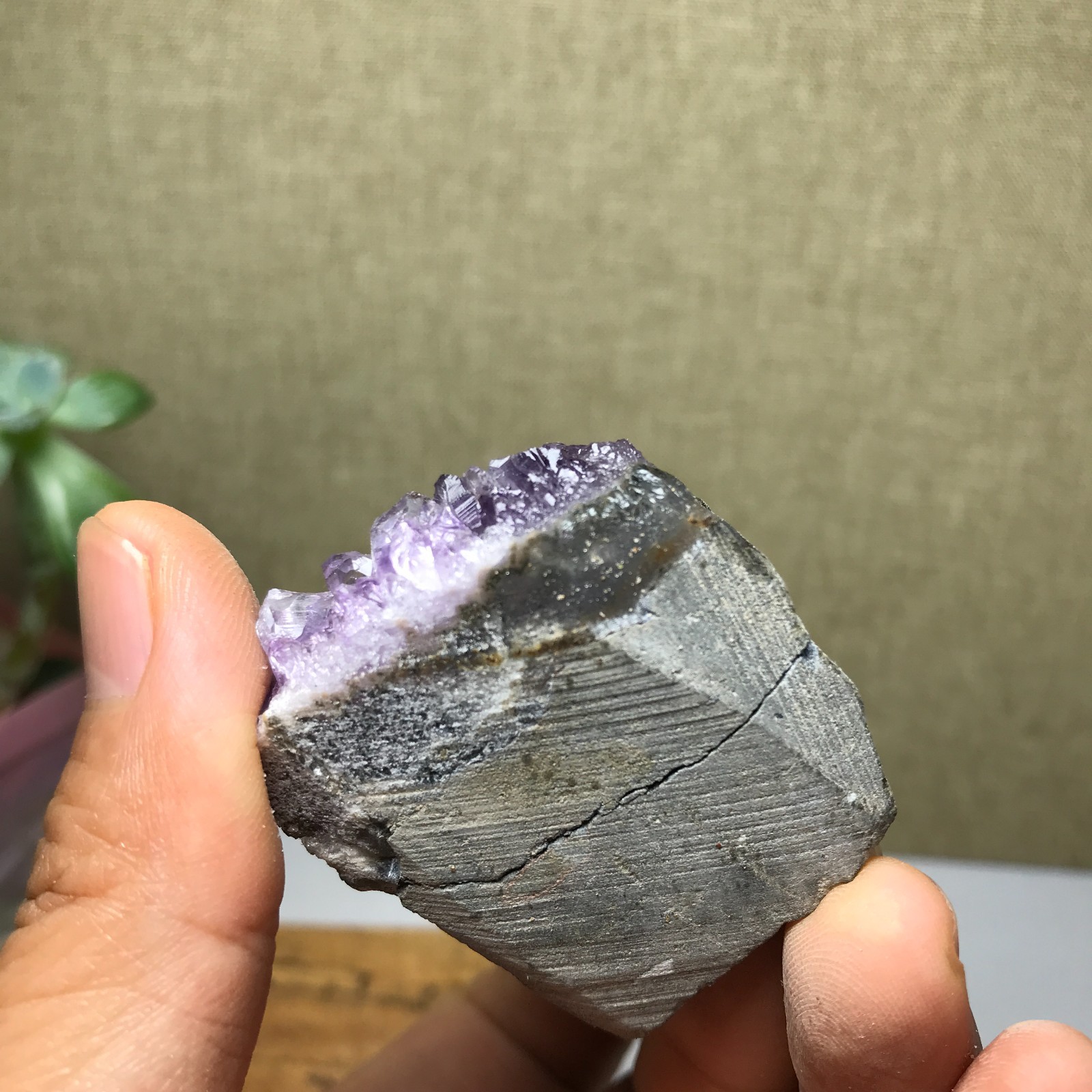 62mm NATURAL amethyst point purple Crystal Cluster Mineral Specimen 111g A1774