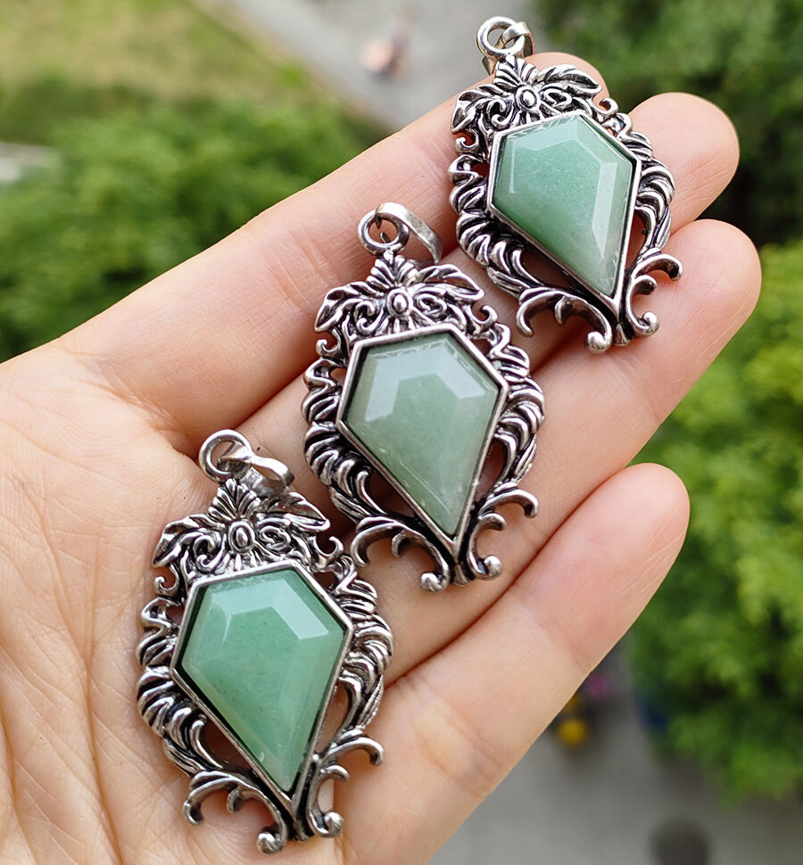 10pcs Natural Aventurine Gems Pendants Retro Gothic Magic Energy Amulet