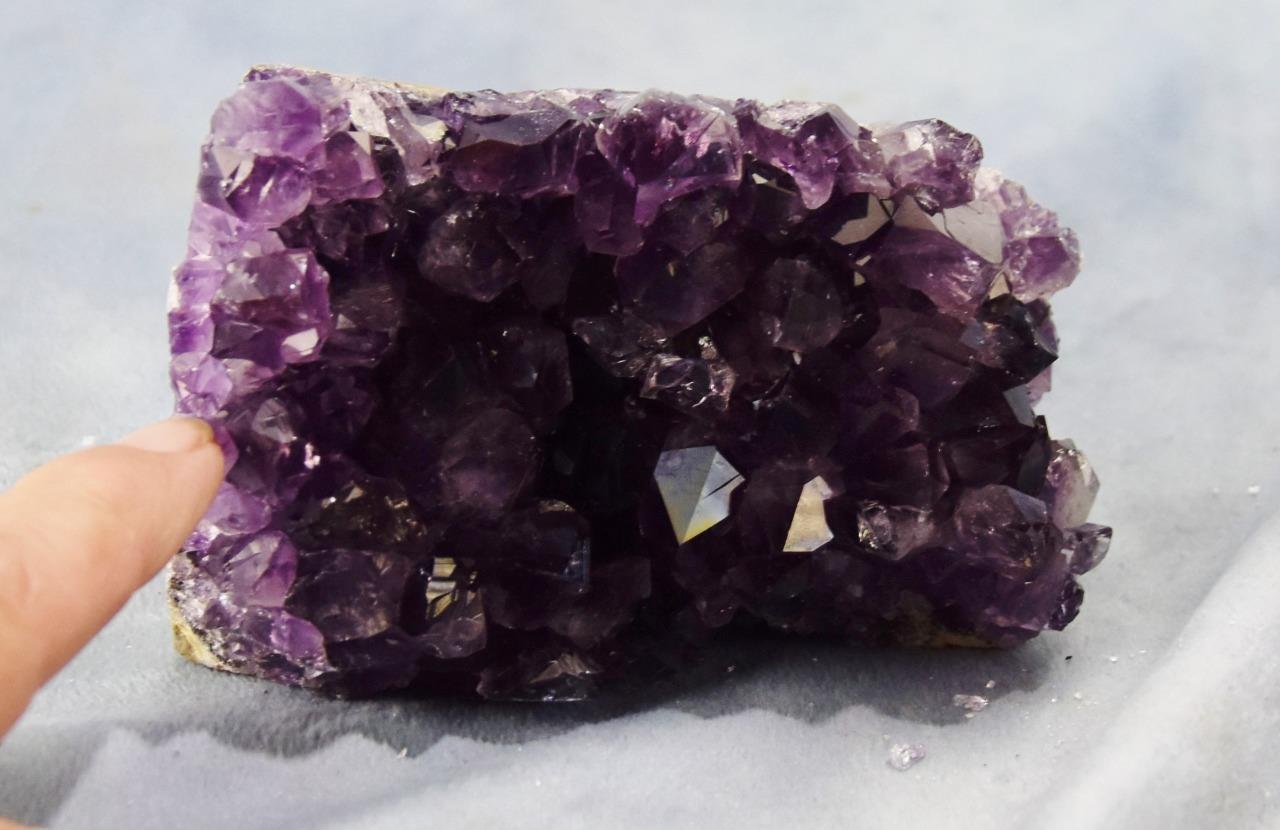 Super Purple Amethyst Geode Cathedral URUGUAY Flat Free Standing 114mm 4.5″ 228c