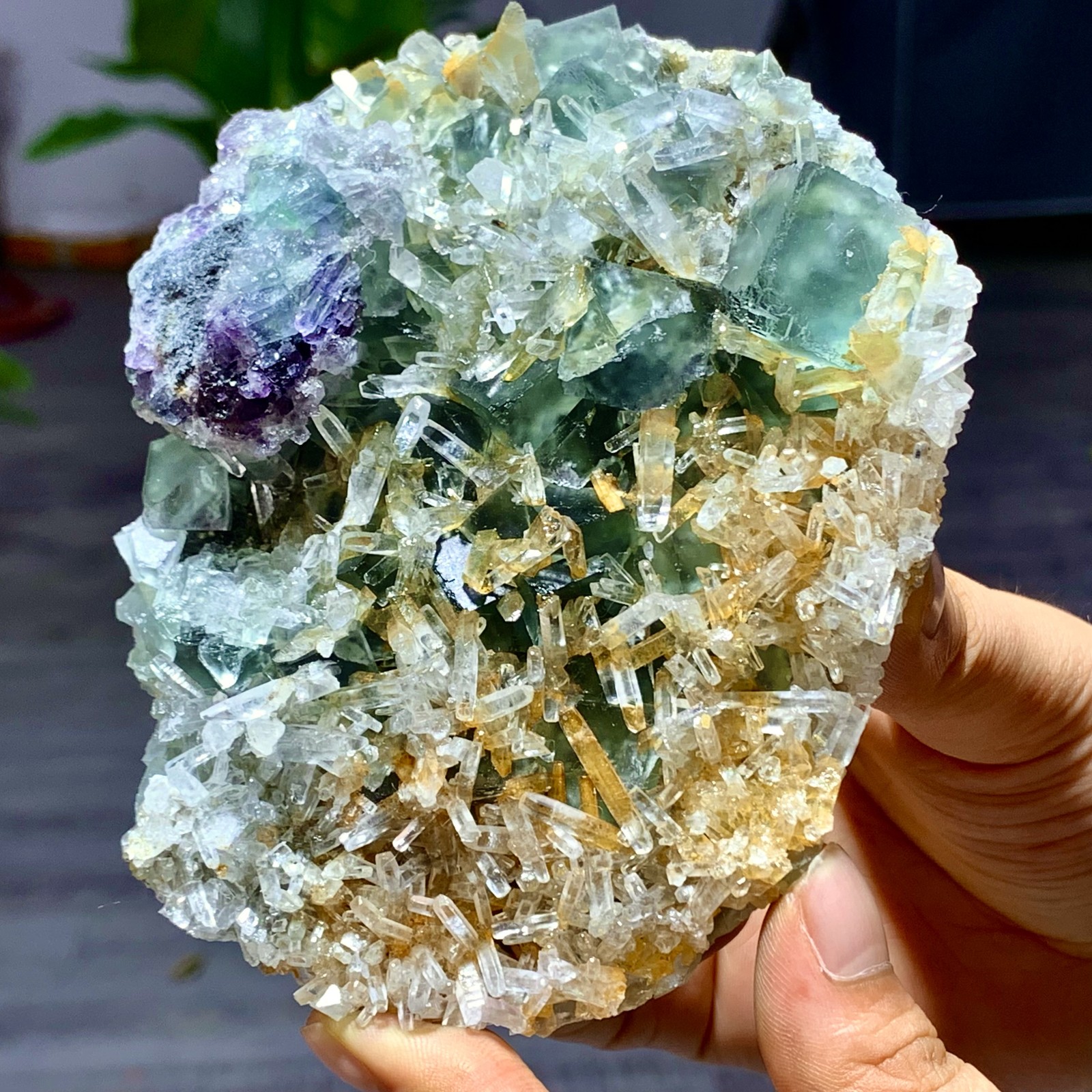 447G Rare transparent blue green fluorite cubic mineral crystal sample/China