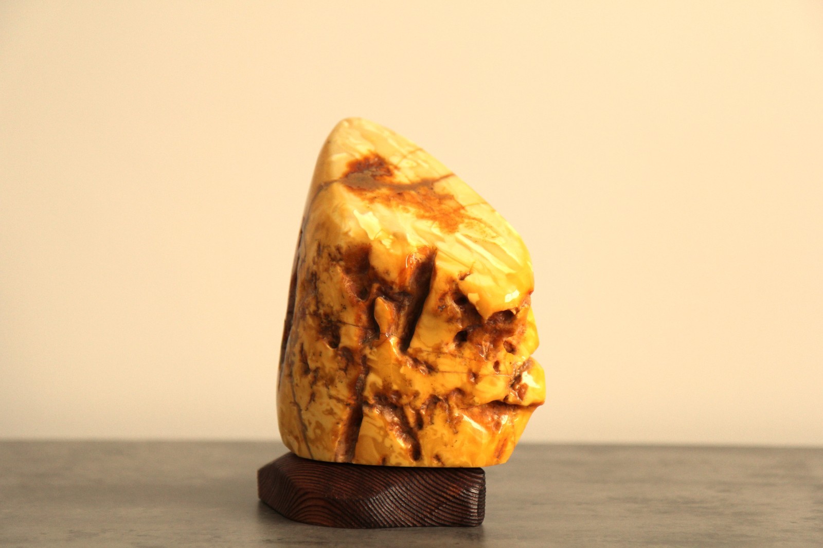 HUGE Baltic butterscotch Amber – 1025 G – Exceptional specimen with TIGER LINES