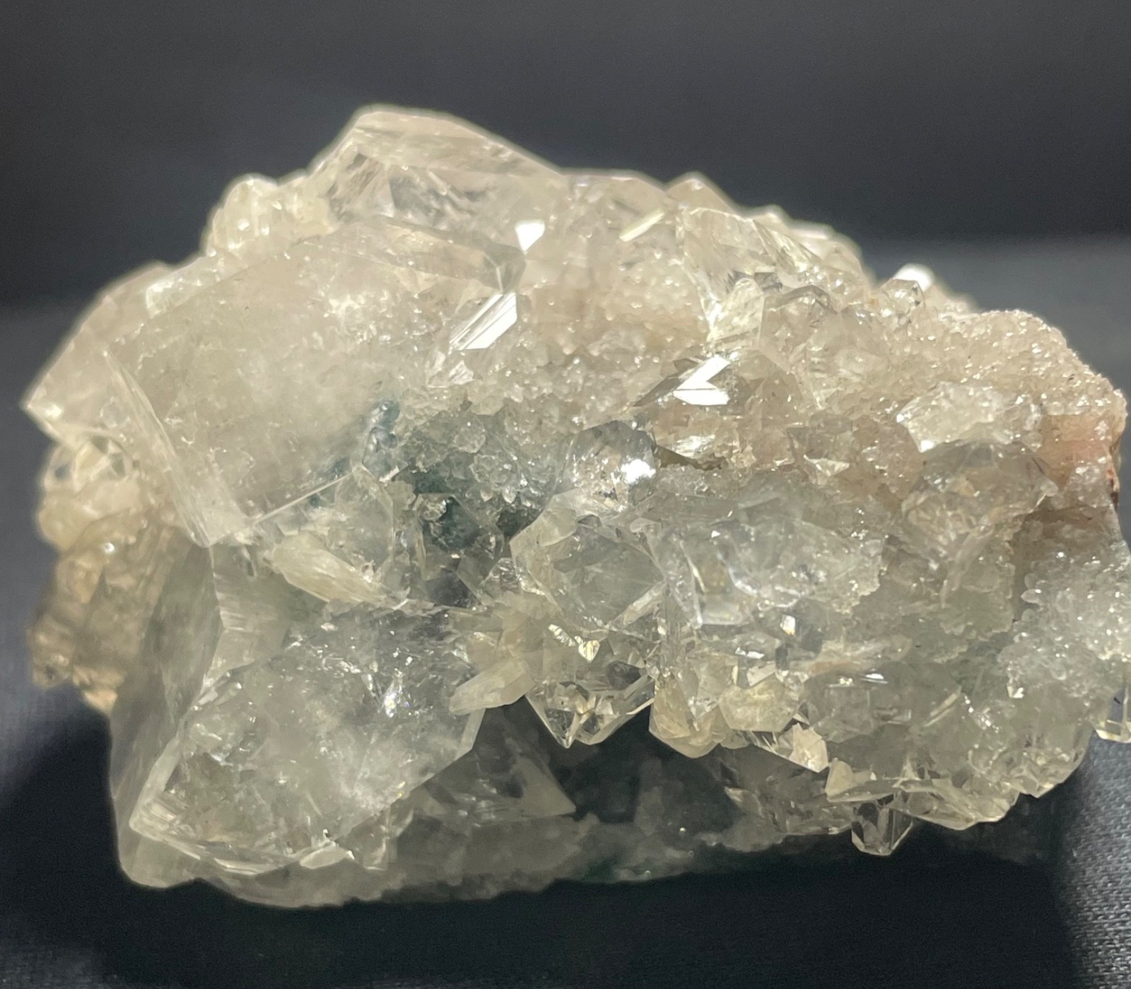 Natural Apophyllite crystal w/ chiral mineral stone 104 gr 6.5x4x4 cm
