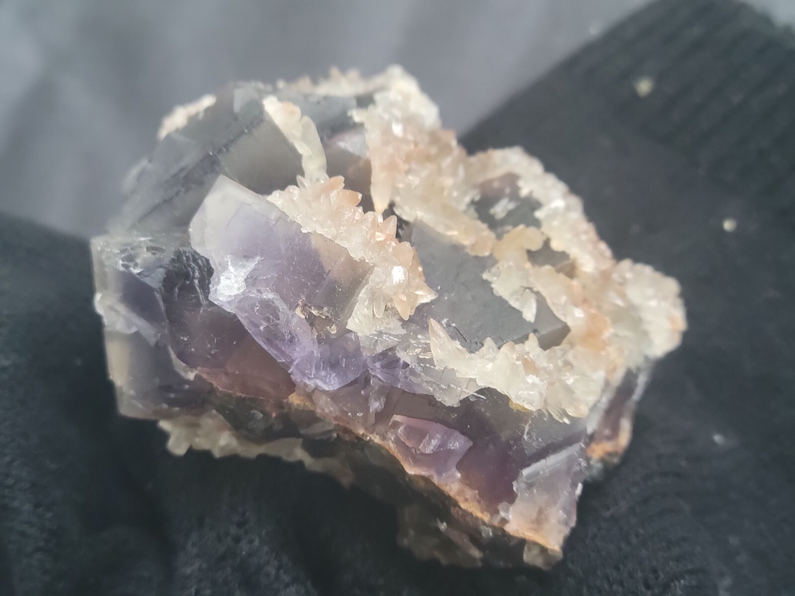 269g Beautiful Purple Cubic Fluorite Quartz Crystal Cluster Mineral Specimen