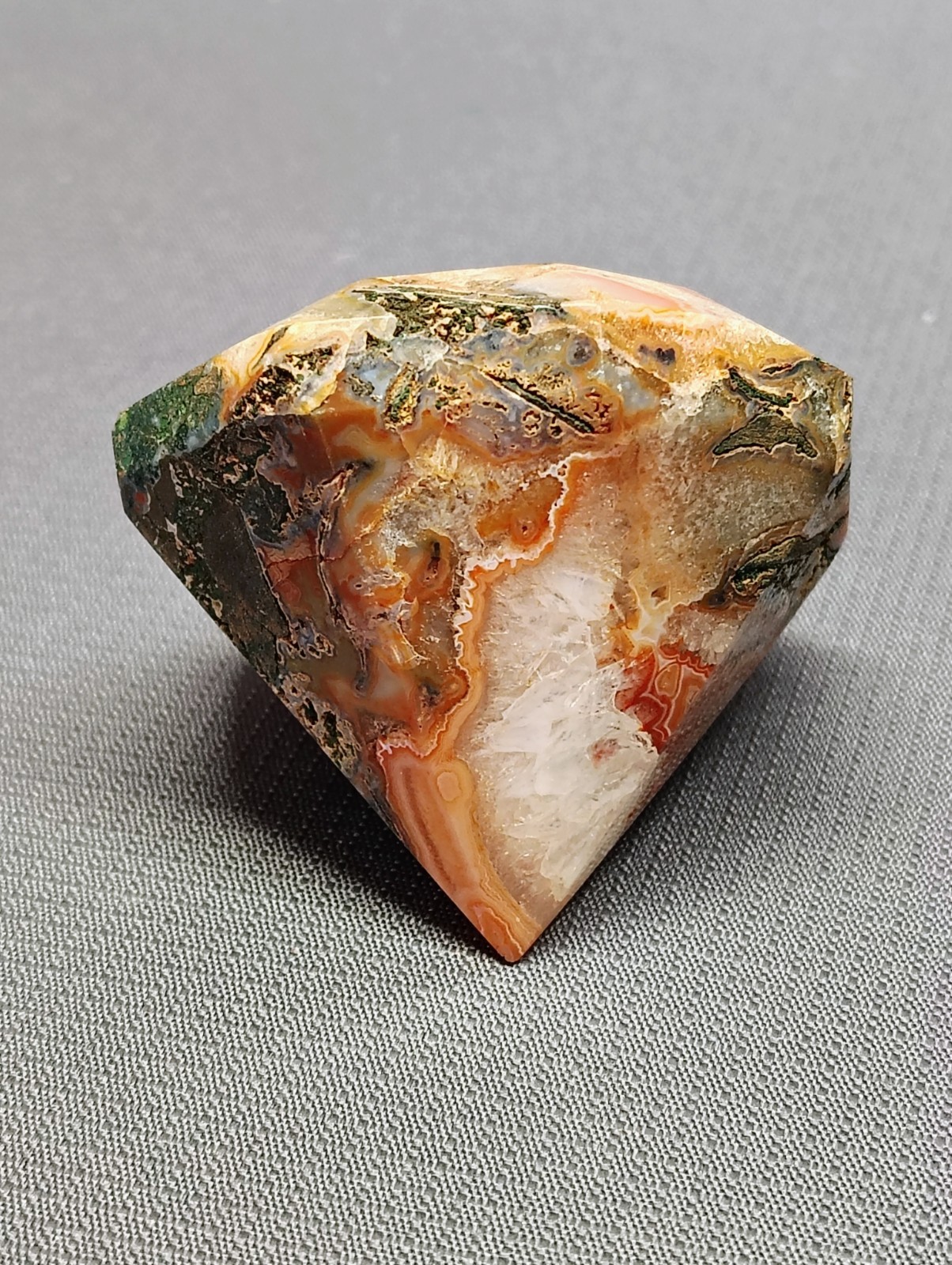 166g Crazy Lace Agate – Sardonyx Diamond Crystal Gem Shaped Paperweight 2″