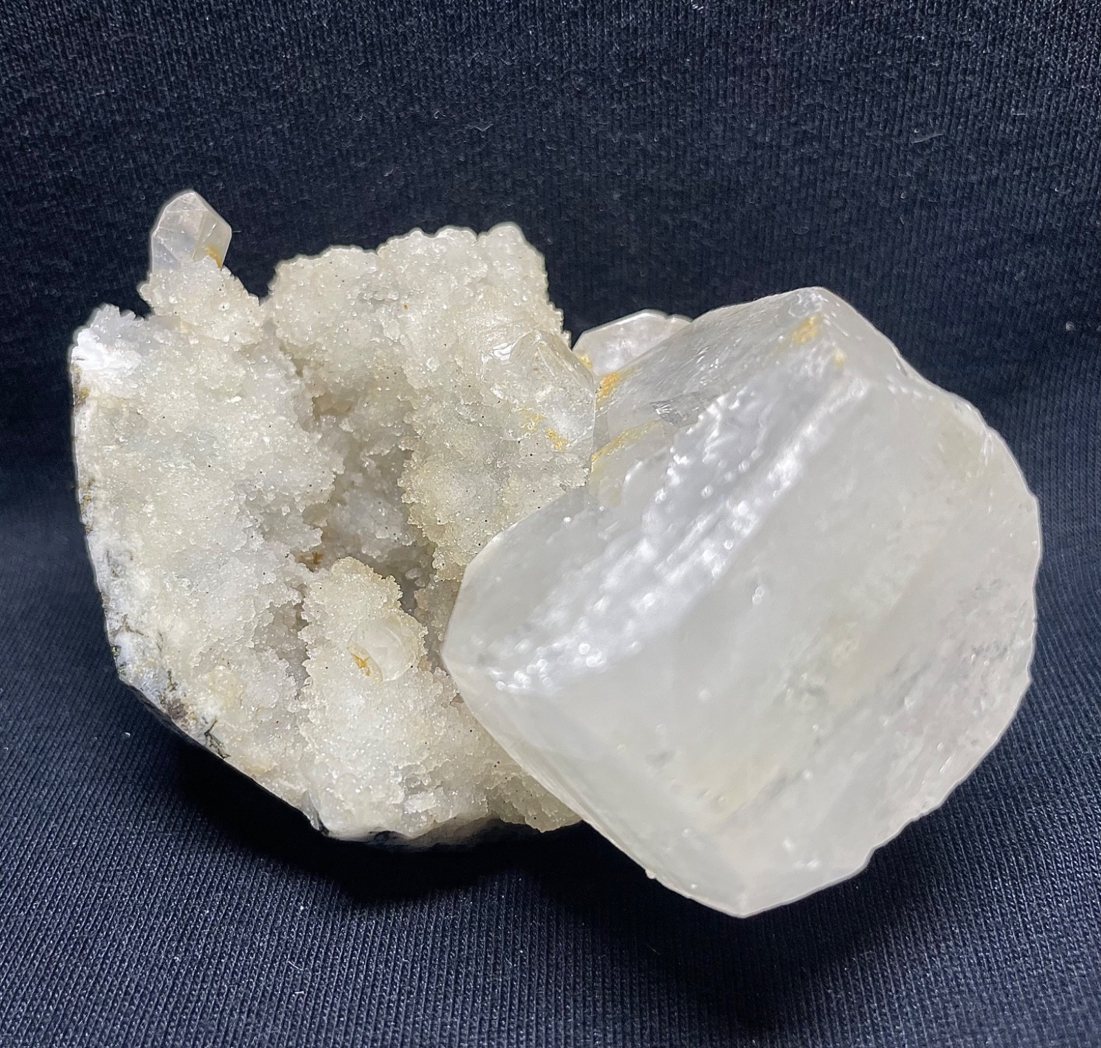 Natural Apophyllite cube in quartz crystal cluster specimens 202 gr 9x8x5 cm