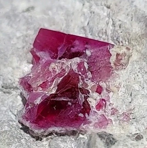 ULTRA GEM FACET GRADE SECTIONS LARGE RED BERYL / BIXBITE ON MATRIX UTAH, USA