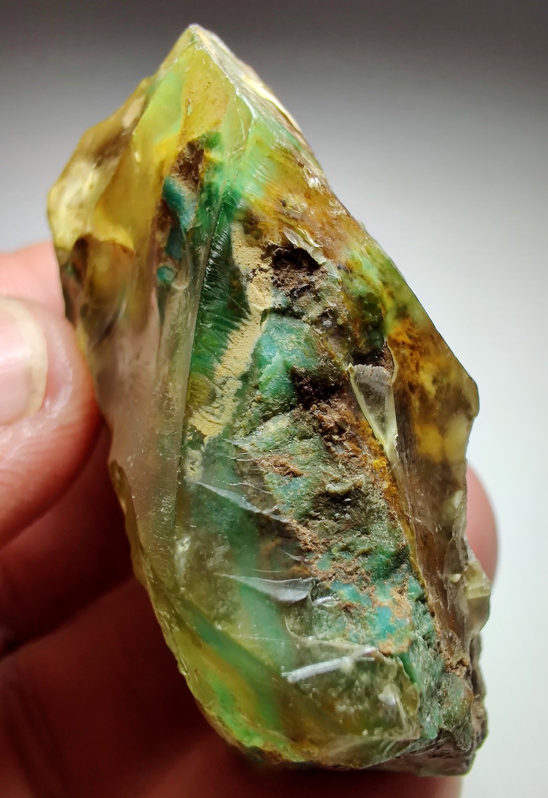 Peruvian Opal, great colors, beautiful specimen. Peru. 54 grams.