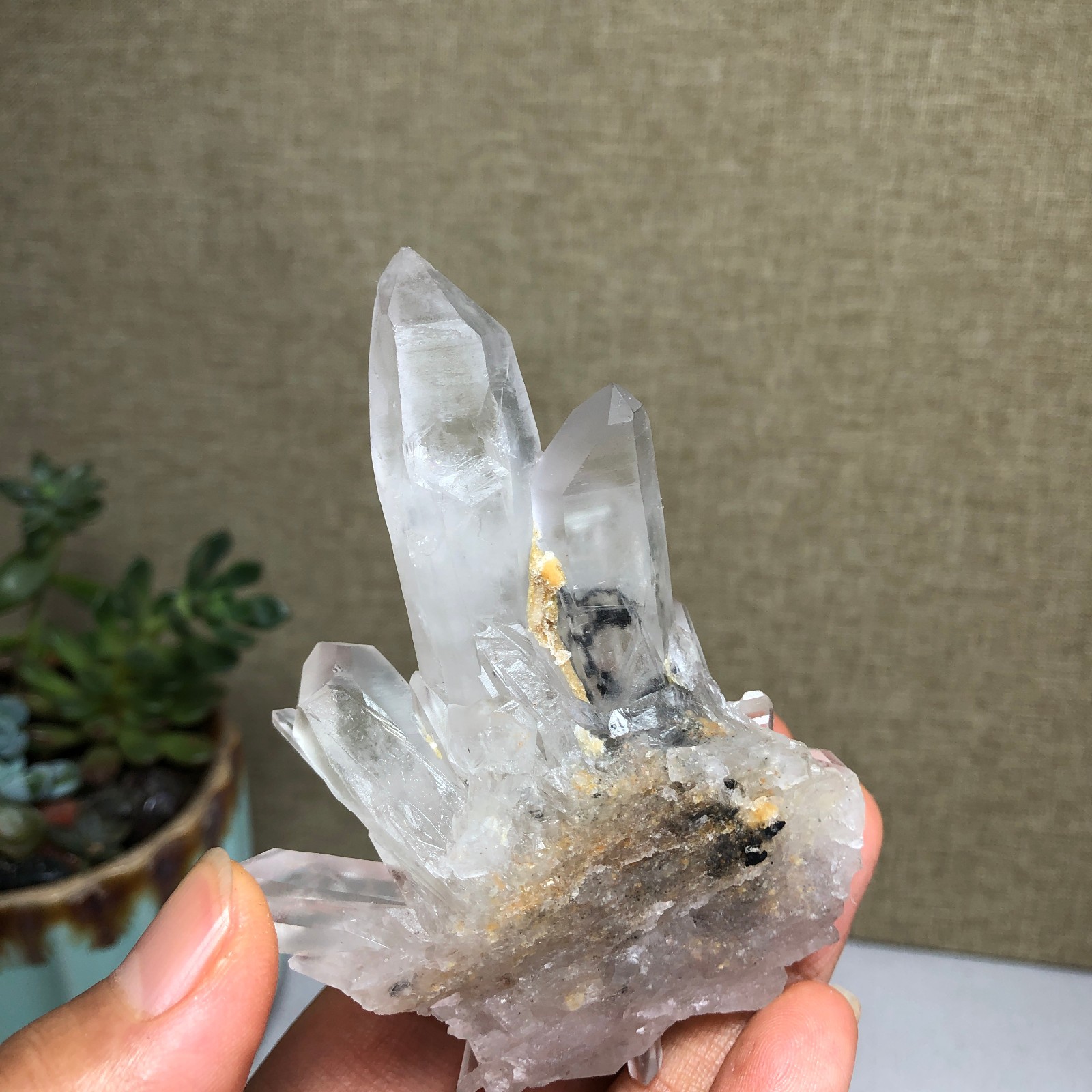 90mm Top Natural crystal clusters pretty Quartz Mineral Specimen 103g A5469