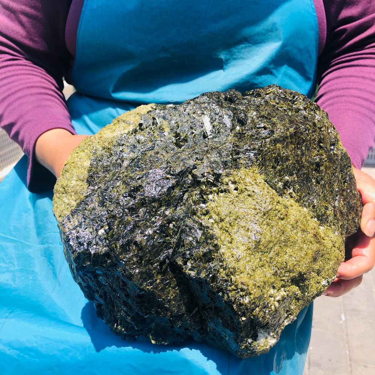 33.06LB Natural green tourmaline mineral quartz crystal specimen specimen REIKI