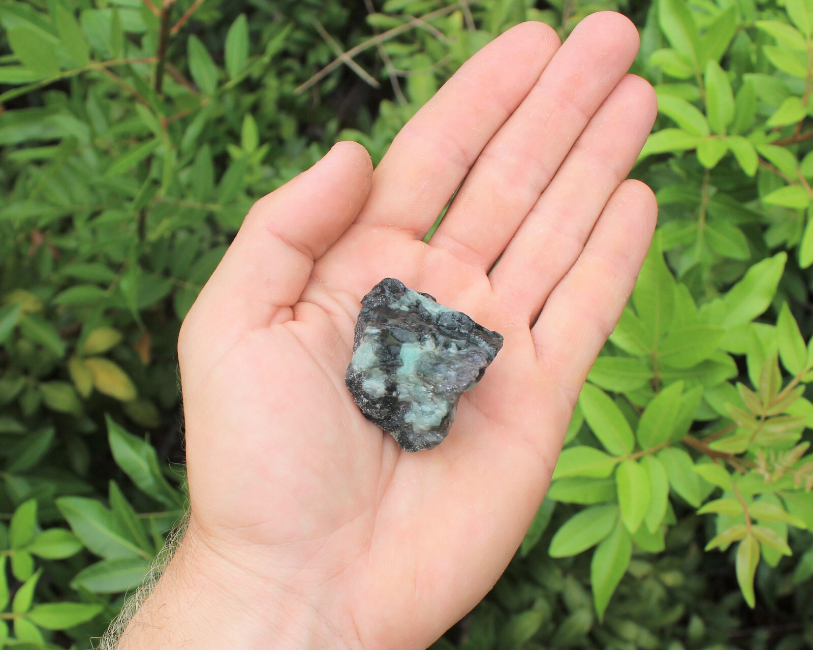 Rough Natural Emerald Box Lot – ‘A’ Grade Raw Emerald Crystals, 10 – 18 Pieces