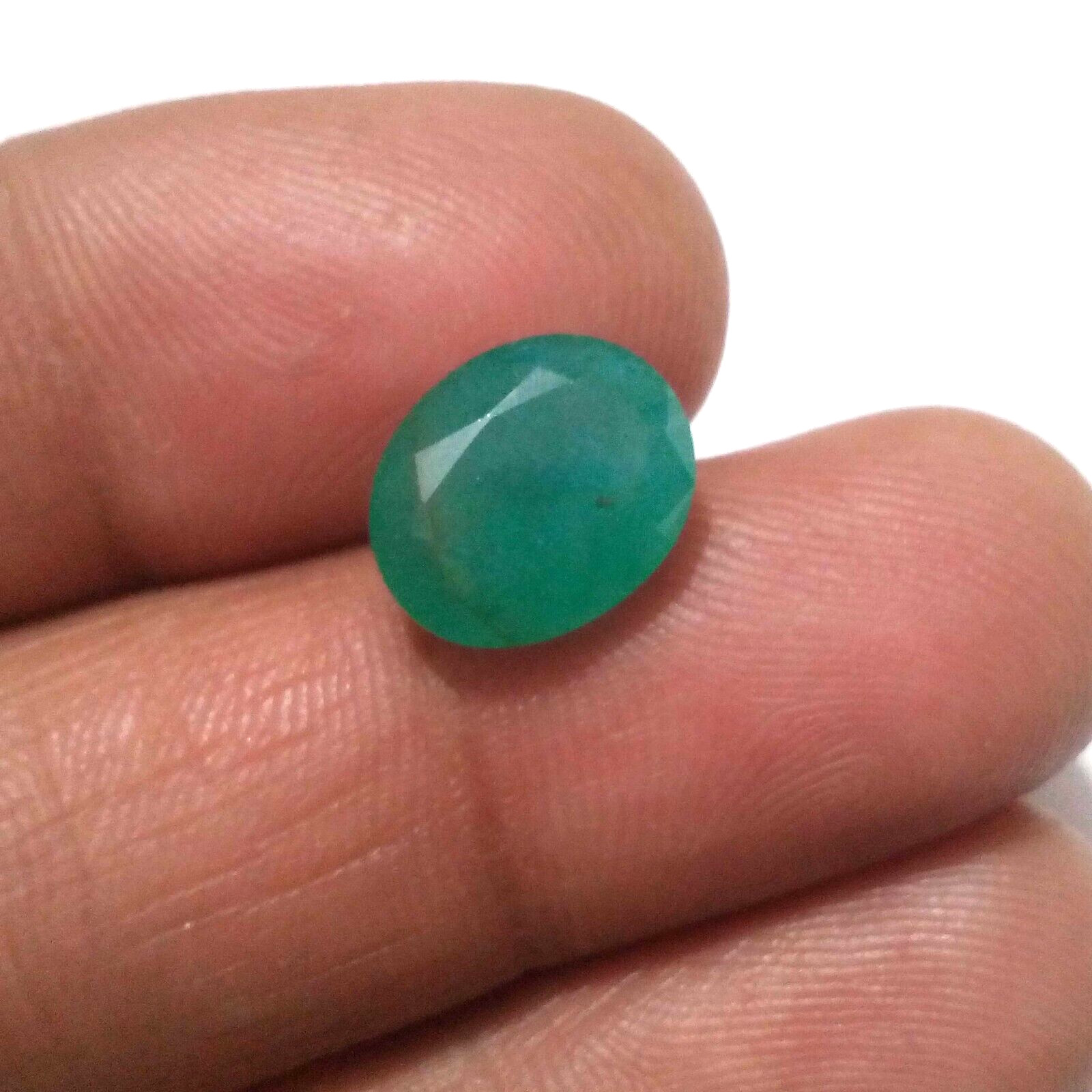 Natural Glowing Zambian Emerald Oval Shape 5.55 Crt Green Faceted Loose Gemstone