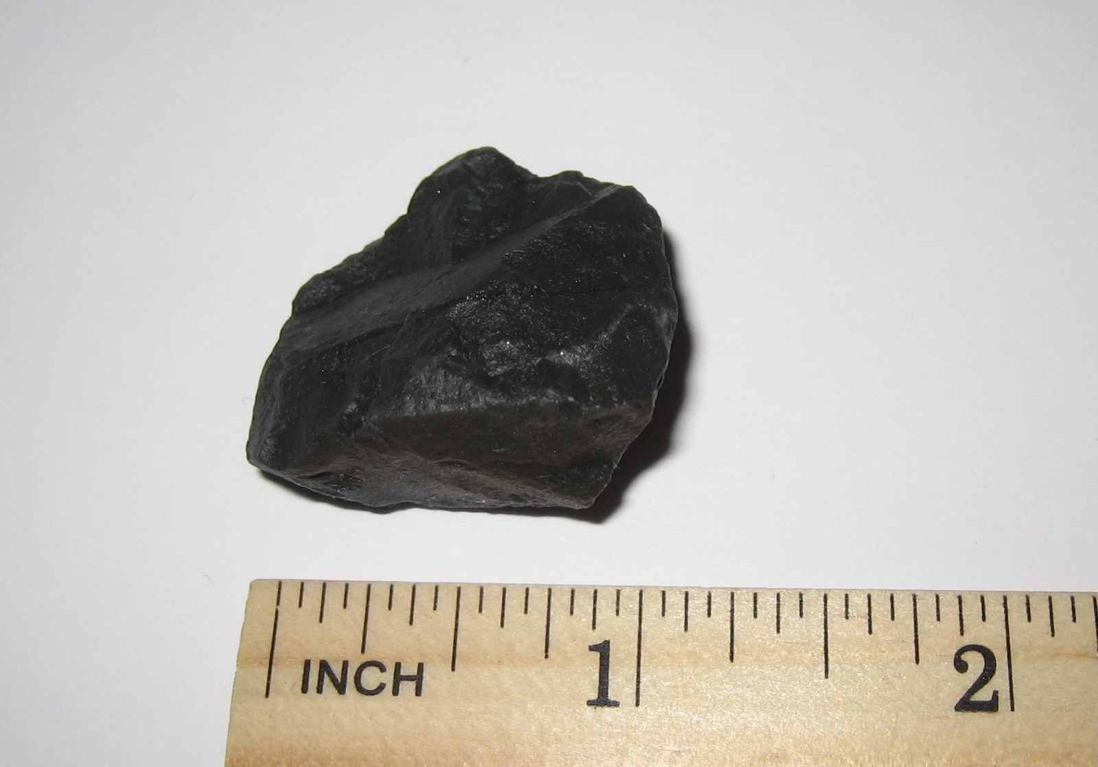 1.1″ RARE NATURAL ROUGH MASTER SHAMANITE BLACK CALCITE STONE MINERAL 16grams *11