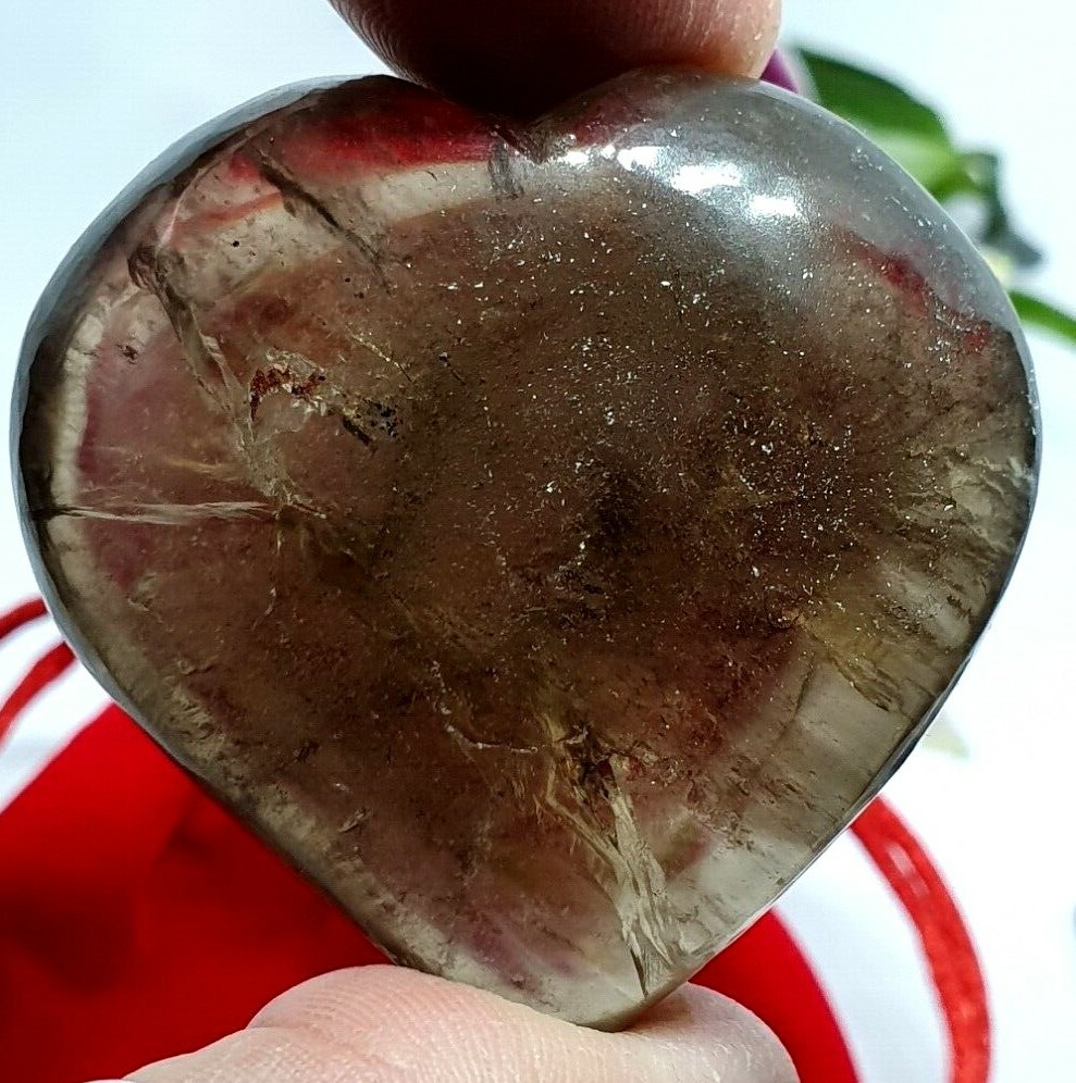 Smoky Quartz Heart Carving Real Crystal Protective Energy 83g 5 x 5 x 2.3 cm s3