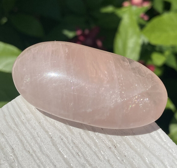 Handmade Polished PINK ROSE QUARTZ Healing Crystal Palm Stone MADAGASCAR 2.24″