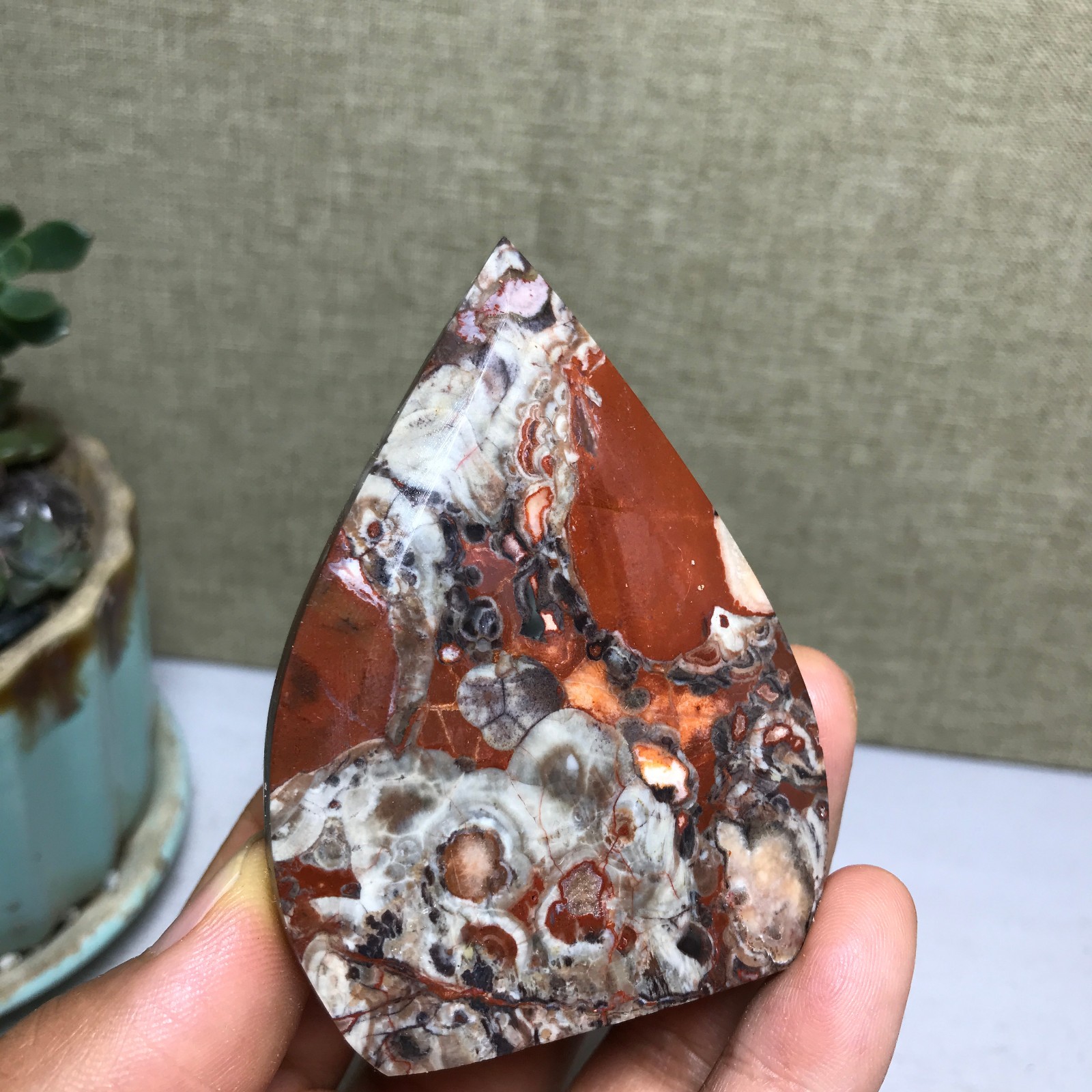 Natural Indonesian Bloodstone agate point leaf Crystal specimens 72g A5152