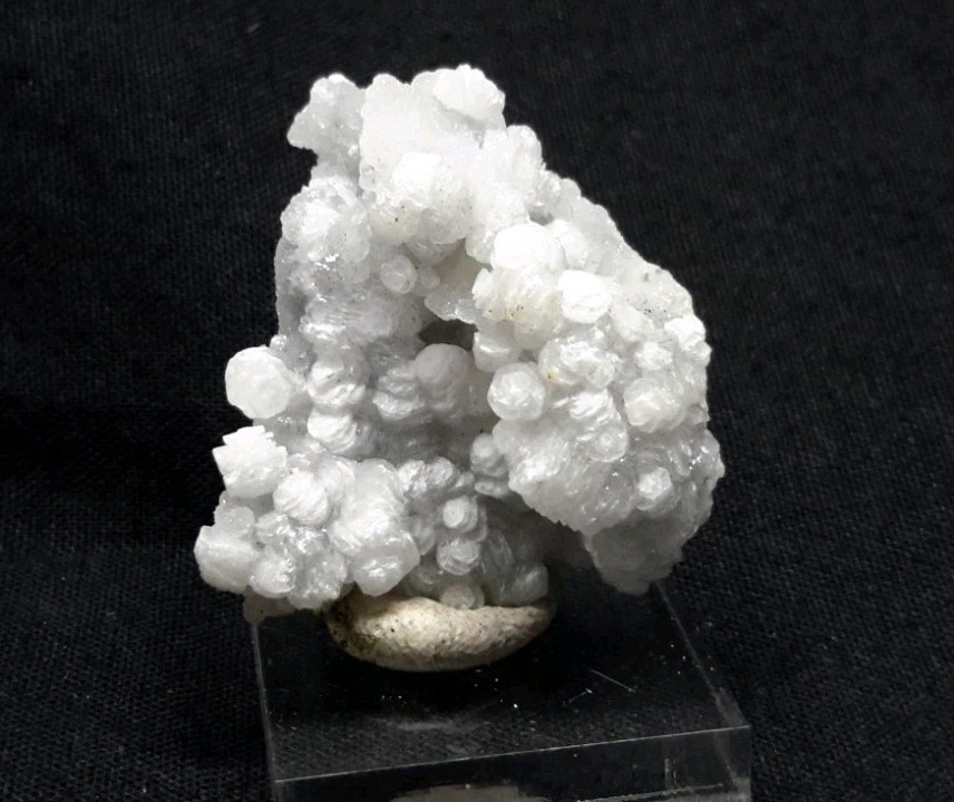 35mm CALCITE with Druzy QUARTZ from Chihuahua, Mexico FLUORESCENT