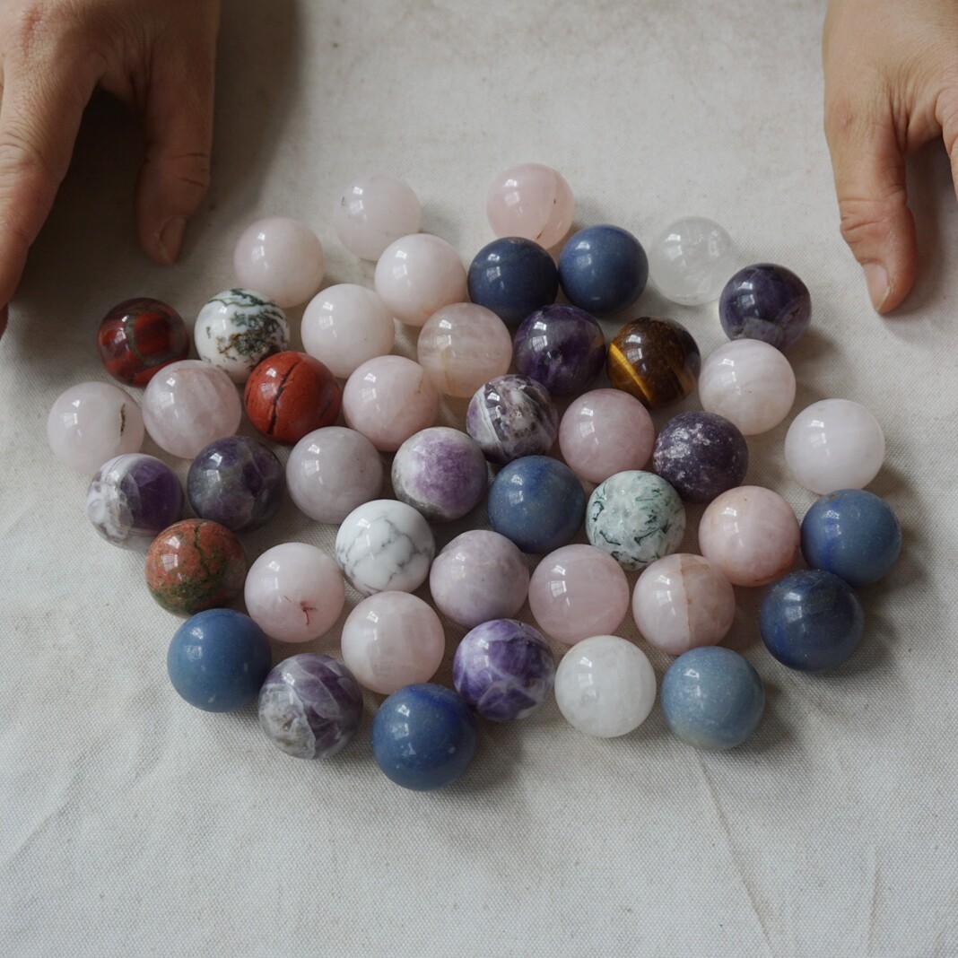 45Pcs Natural Quartz Crystal Jasper Sphere Ball Diverse Rock Tumble Healing 25mm