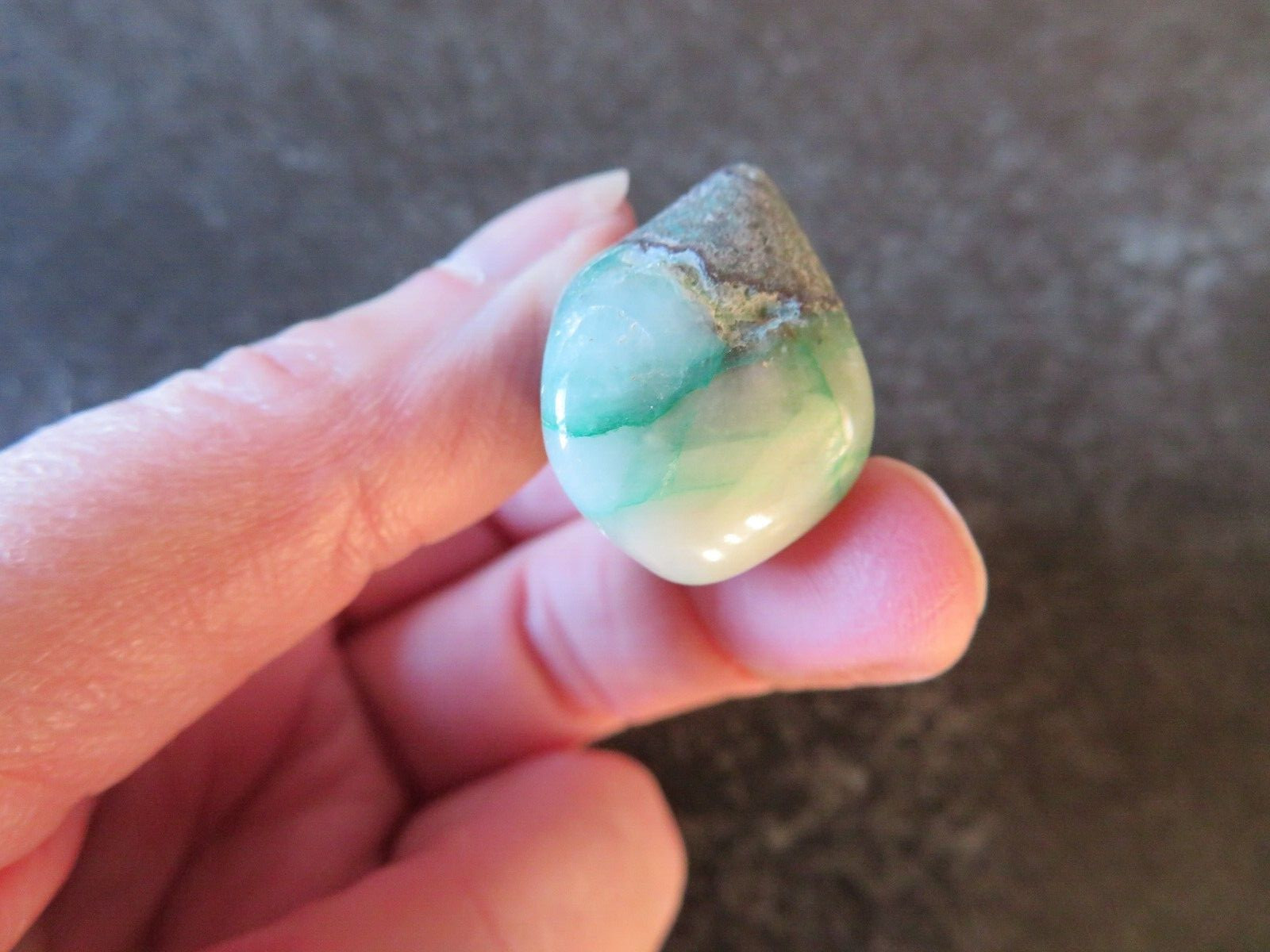 RARE DIOPTASE IN QUARTZ (17.0 grams / 29 mm) TUMBLESTONE (C9) MESSINA MINE, SA