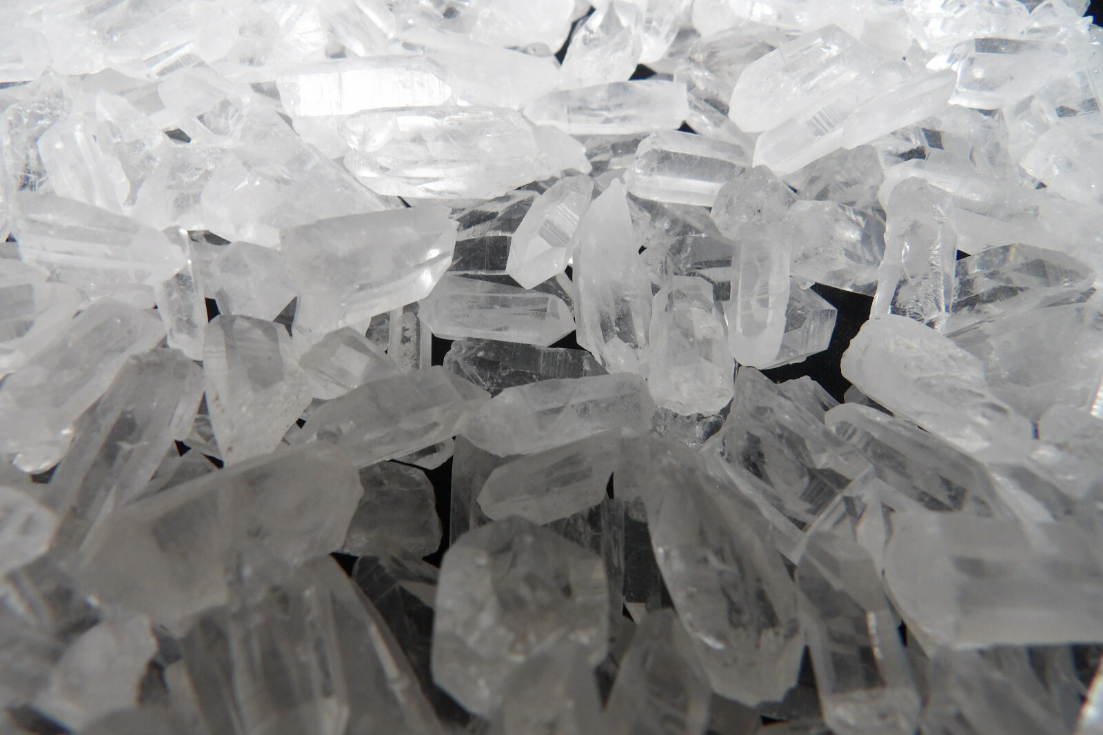 Mini Grid Crystals 12-15g 8-10 Tiny Micro Quartz Points, Small Lemurian Seeds UK