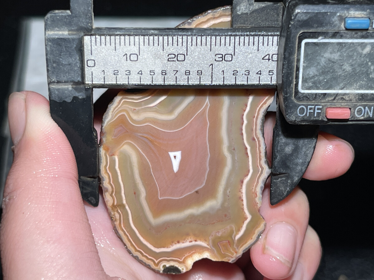 Half Rough Agate ore crystal Achat Nodule Chinese bloody battle Agate 72g B072