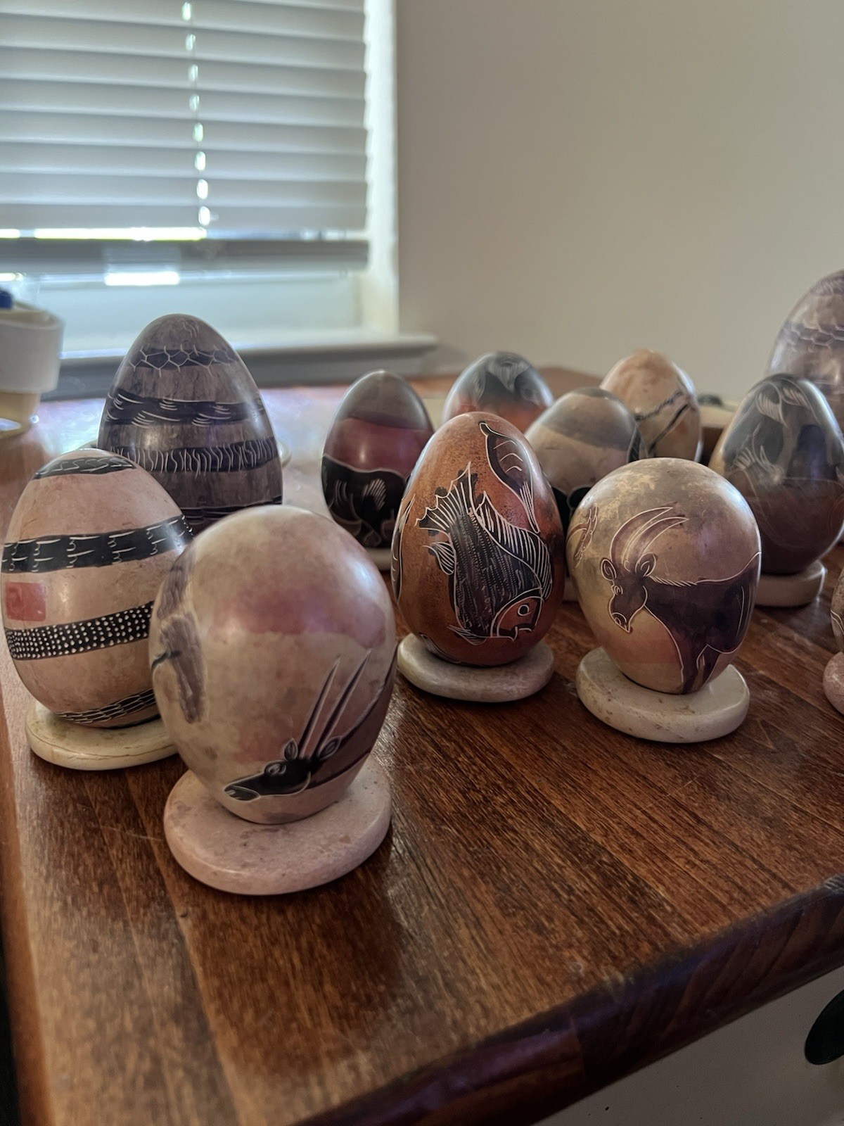 16 Hand Carved Etched Soapstone Egg, Holding Rings, And 3 Bowls. Made In Kenya