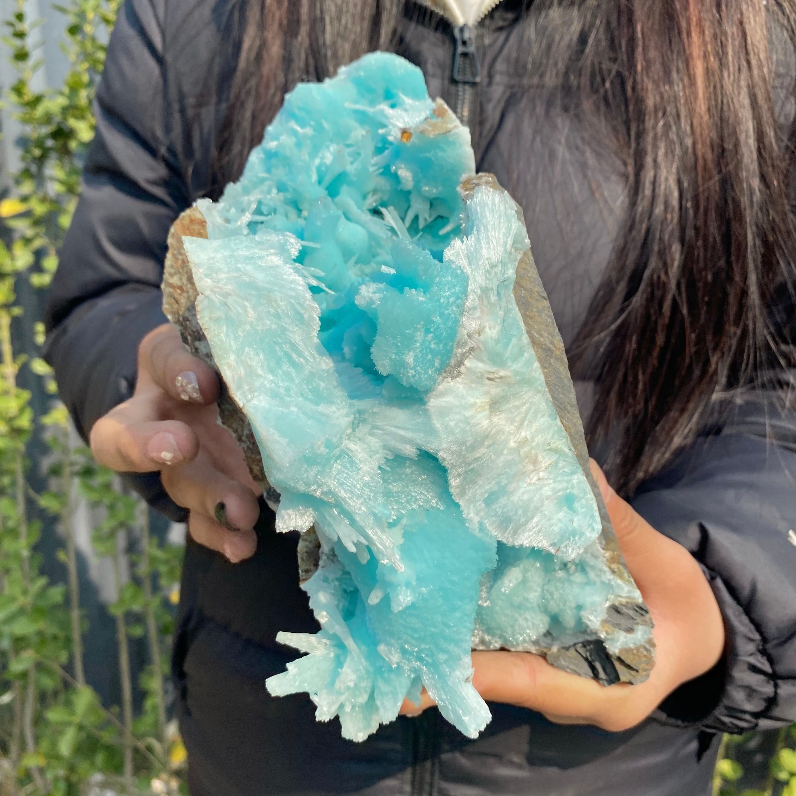 4.11LB Natural Clear Blue-vein Crystal stone Rare Mineral Specimens China