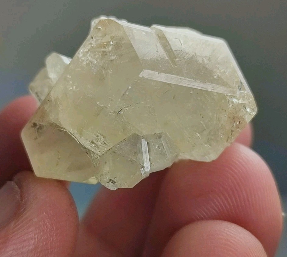 3-cm Leuco Garnet Aka (color change) White Grossular Garnet, Crystal-Zagi,Mount.