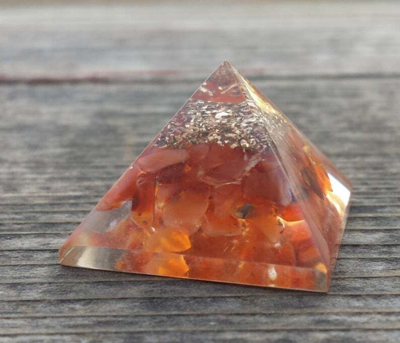 SMALL/MEDIUM (25-30mm) 7 CHAKRA COMPLETE ORGONE GEMSTONE PYRAMID SET
