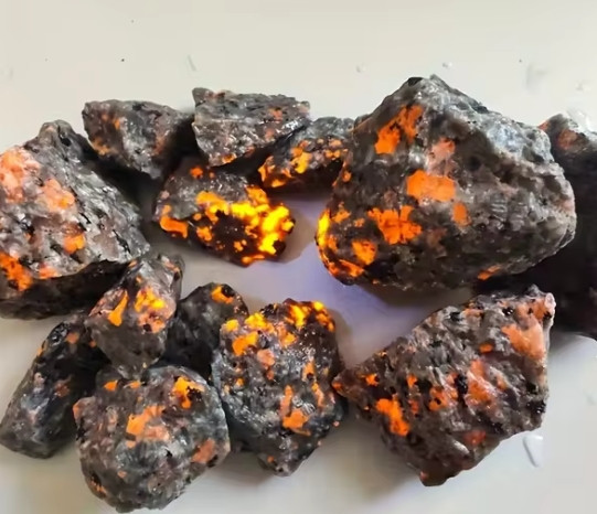 3pcs Raw Yooperlite Stone Natural Crystal UV Reactive Rough Gemstones Art Decor