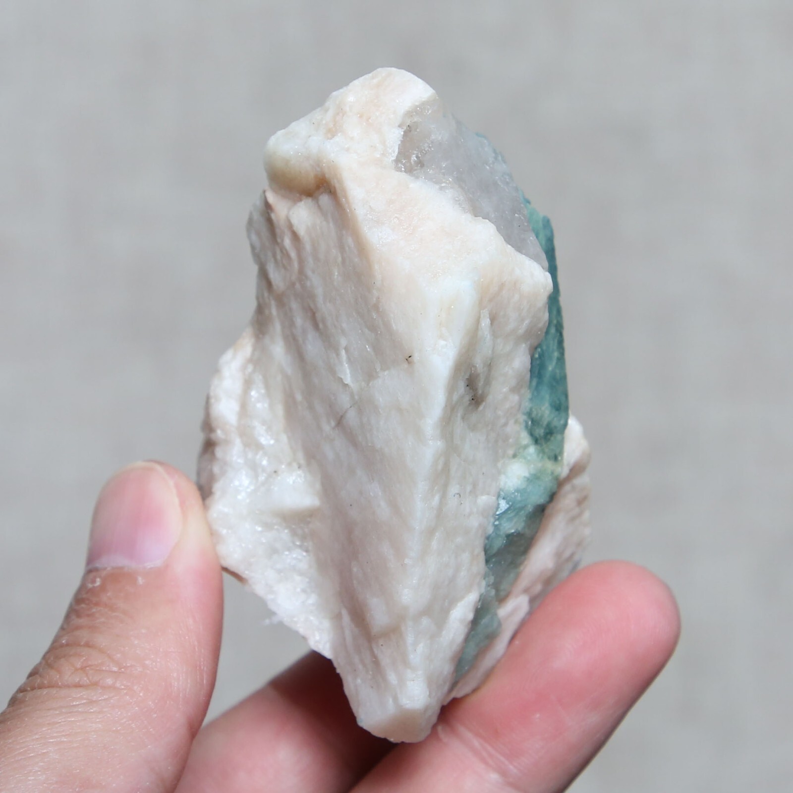 B7113 -155 Gram Beautiful Amazing AQUAMARINE Crystal Specimen From ( Brazil )