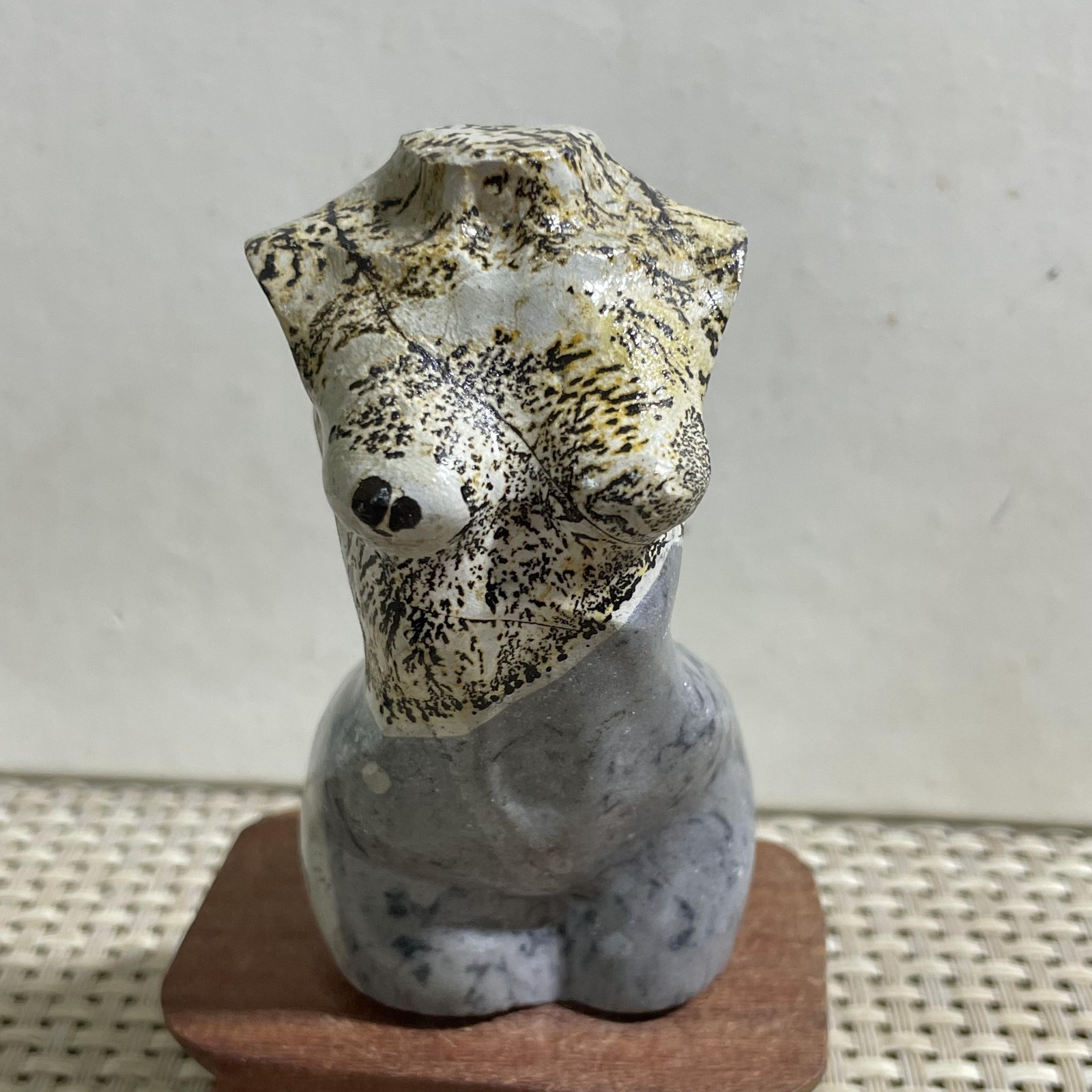 129g Rare Traditional Chinese PaintingHand Carving Female Model