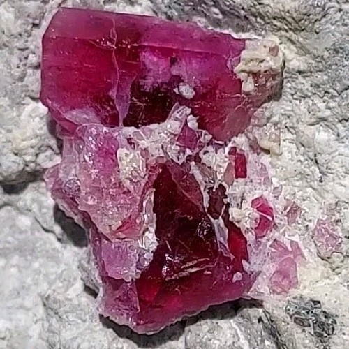 ULTRA GEM FACET GRADE SECTIONS LARGE RED BERYL / BIXBITE ON MATRIX UTAH, USA