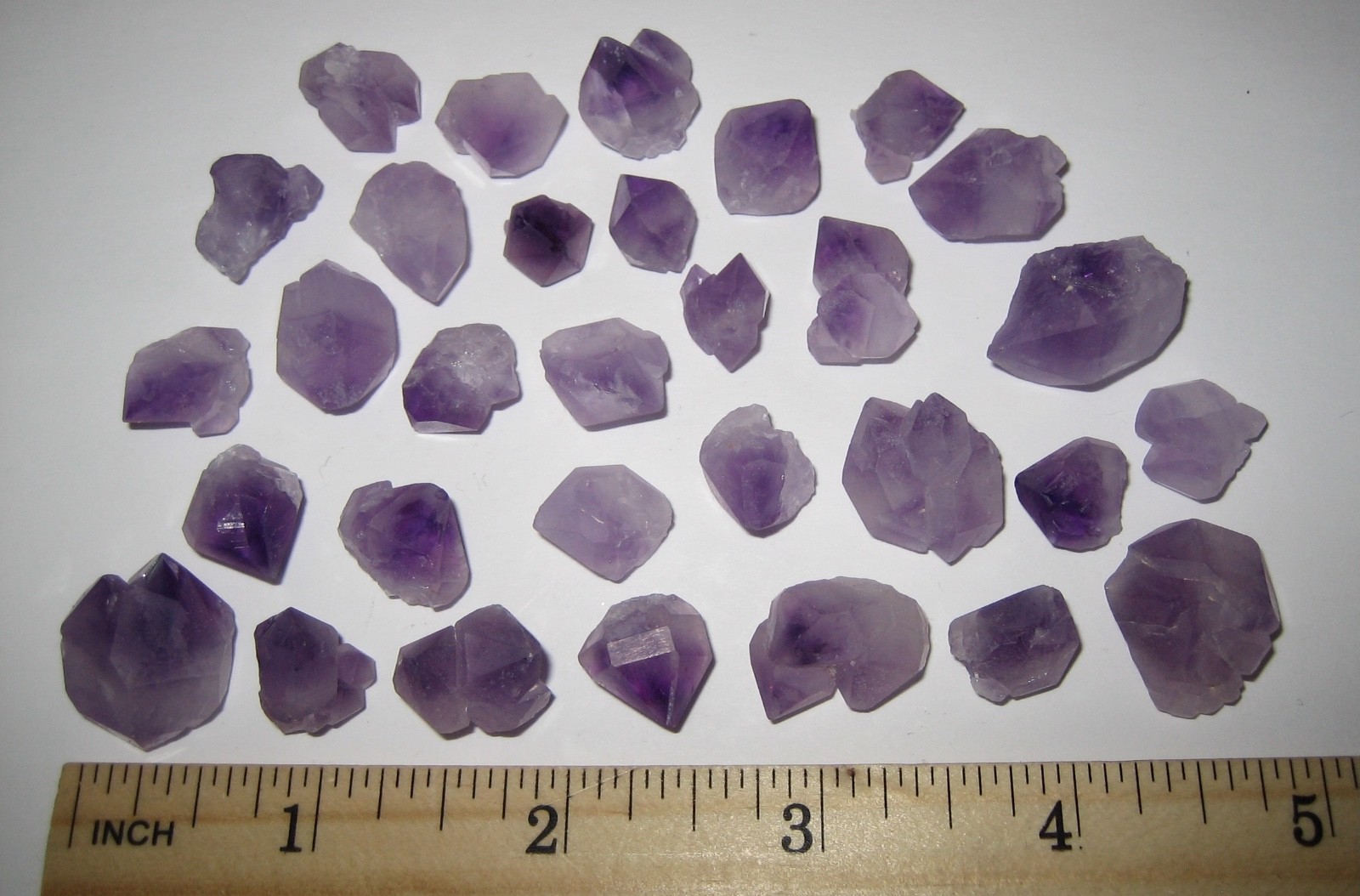 30 SMALL NATURAL ROUGH 0.3″- 0.8″ LIGHT PURPLE AMETHYST CRYSTALS ~ 70.9grams *8