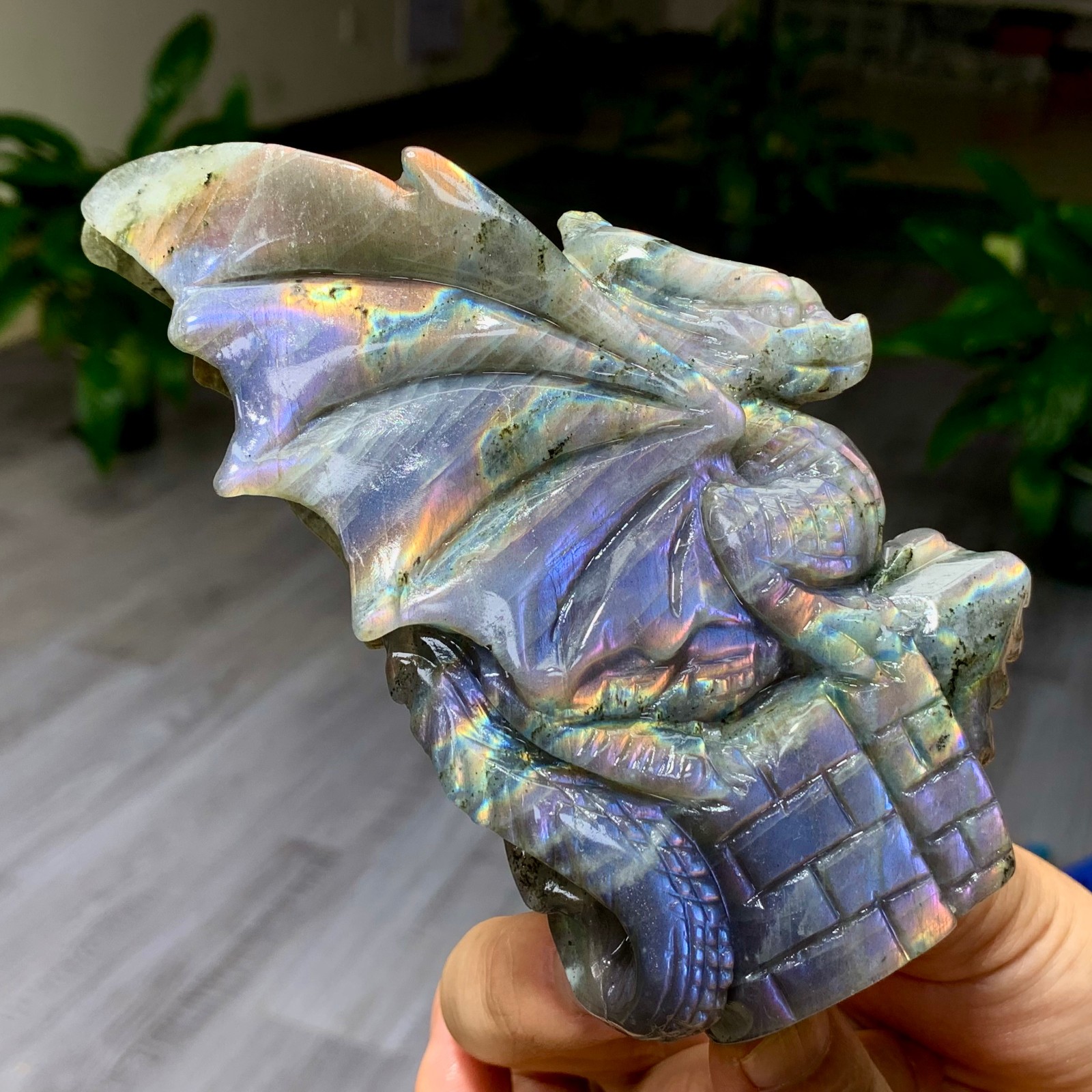 306G Natural Labradorite Quartz Crystal Stone Hand carved Flying dragon
