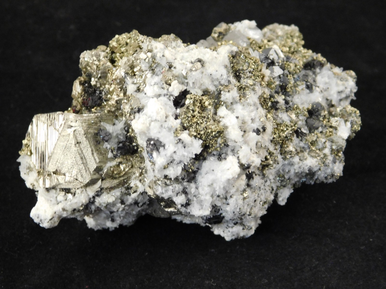 Druzy PYRITE Crystal CUBE Cluster with Sphalerite and Chalcopyrite Peru 188gr