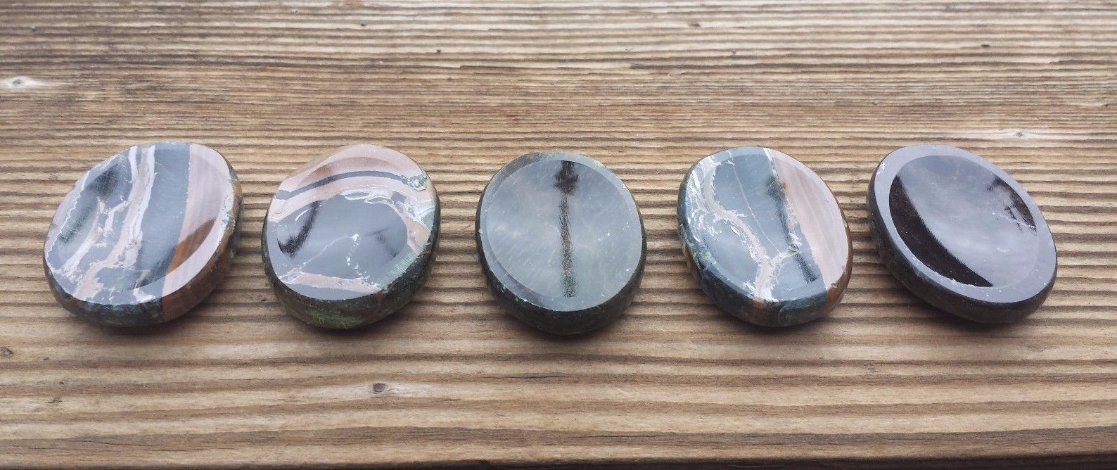 NATURAL BLUE TIGER EYE GEMSTONE WORRY STONE (ONE)