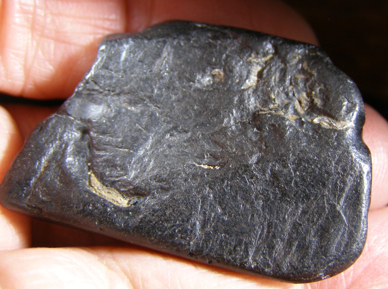 NATURAL WHITBY JET – GRIEF, PROTECTION – 3.8 x 2.6 cms 5.48 gms #A