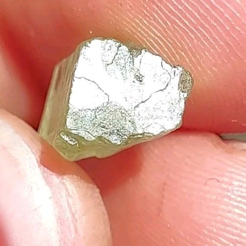 RARE UNUSUAL GREEN DT EMERALD FROM ETHIOPIA